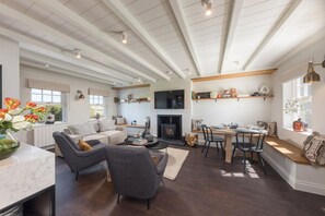 Dining - 2 Bed in Bamburgh (oc-586127) (Bamburgh)