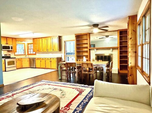 3-Bedroom Farmhouse - Cottontown