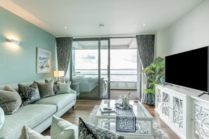 TV - 2 Bed in Torquay (oc-a33462) (Torquay)