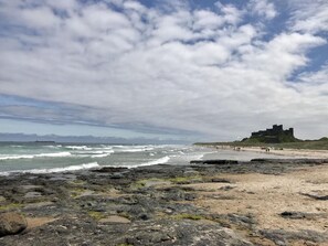 Beach - 2 Bed in Bamburgh (oc-587684) (Bamburgh)