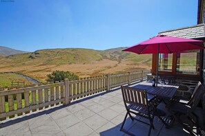 Outdoor dining - 3 Bed in Aberystwyth (oc-492516) (Aberhosan)