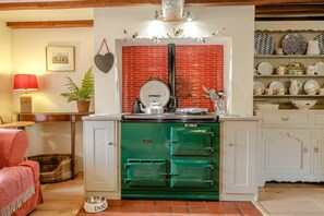 Interior - 3 Bed in Calbourne (oc-g33538) (Calbourne)