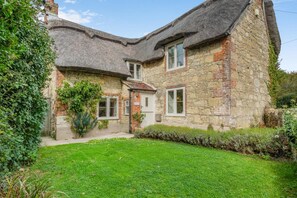 Exterior - 3 Bed in Calbourne (oc-g33538) (Calbourne)