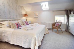 Iron/ironing board, travel cot, free WiFi, bed sheets - 3 Bed in Nr Beadnell (oc-566800) (Beadnell)