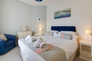 4 bedrooms, iron/ironing board, travel cot, free WiFi - 4 Bed in Bamburgh (oc-566409) (Bamburgh)