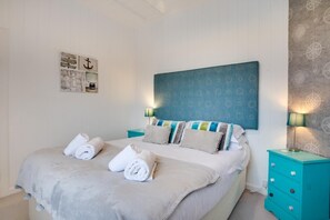 4 bedrooms, iron/ironing board, travel cot, free WiFi - 4 Bed in Bamburgh (oc-566409) (Bamburgh)