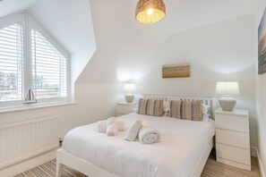 3 bedrooms, iron/ironing board, travel cot, free WiFi - 3 Bed in Beadnell (oc-566762) (Beadnell)