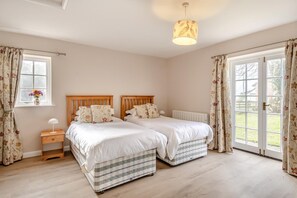 Bed sheets - 2 Bed in Bressingham (oc-f33646) (Bressingham)