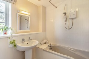 Towels - 2 Bed in Bressingham (oc-f33646) (Bressingham)