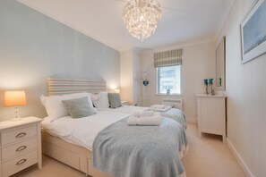 Iron/ironing board, travel cot, free WiFi, bed sheets - 2 Bed in Seahouses (oc-566411) (Seahouses)