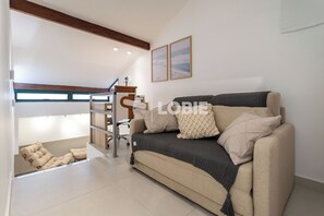 Deluxe Apartment | Living area | Flat-screen TV - Lobie Vilares Copacabana (Rio de Janeiro)