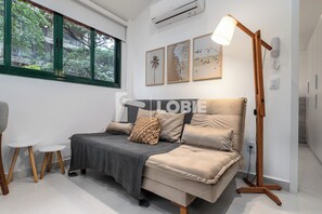 Deluxe Apartment | Living area | Flat-screen TV - Lobie Vilares Copacabana (Rio de Janeiro)