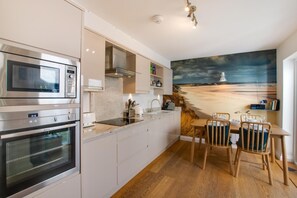 Microwave, oven, dishwasher, high chair - 2 Bed in Seahouses (oc-566399) (Seahouses)