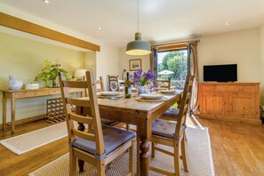 Dining - 2 Bed in Dolgellau (oc-75787) (Dolgellau)