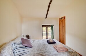 2 bedrooms, iron/ironing board, free WiFi, bed sheets - 2 Bed in Brecon (oc-37318) (Pentre-bach)