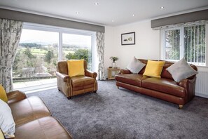 TV - 4 Bed in Dolgellau (oc-95142) (Llanelltyd)