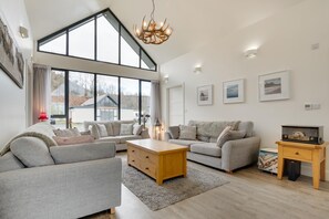 Fernseher, Kamin