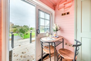 Dining - 1 Bed in Redberth (oc-a33670) (Redberth)