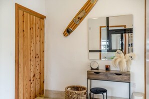 Interior - 1 Bed in Redberth (oc-h33672) (Redberth)