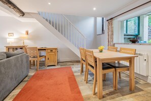 Dining - 2 Bed in Pooley Bridge (oc-r33740) (Pooley Bridge)