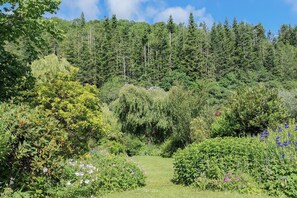 Property grounds - 2 Bed in Pooley Bridge (oc-r33740) (Pooley Bridge)
