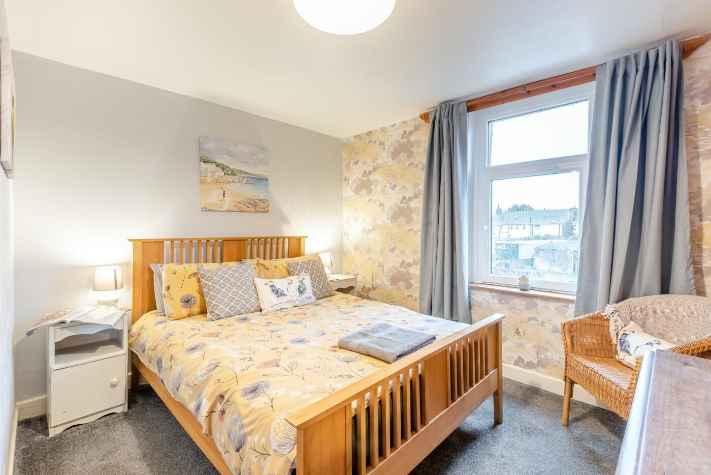 Iron/ironing board, free WiFi, bed sheets