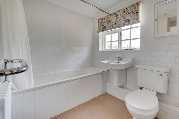 Towels - 3 Bed in Dunwich (oc-atc2) (Dunwich)