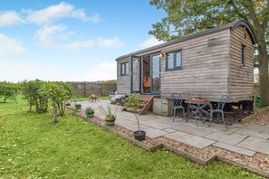 Outdoor dining - 1 Bed in Hawton (oc-d33741) (Hawton)