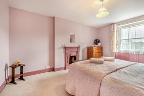 واي فاي مجانًا وملاءات أسرّة