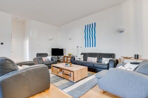 TV, fireplace - 2 Bed in Embleton (oc-nb1960) (Embleton)