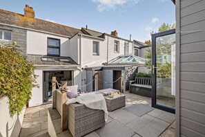 Terrace/patio - 3 Bed in Padstow (oc-f33036) (Padstow)
