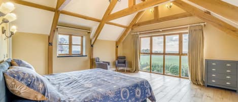 5 Schlafzimmer, Bügeleisen/Bügelbrett, Reisekinderbett, kostenloses WLAN