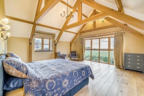 5 slaapkamers, een strijkplank/strijkijzer, gratis wifi, beddengoed