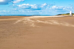 Beach - 5 Bed in Langport (oc-h33495) (Langport)