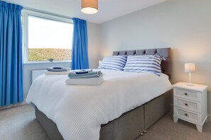 Iron/ironing board, free WiFi, bed sheets - 2 Bed in Ringstead (oc-2270) (Ringstead)