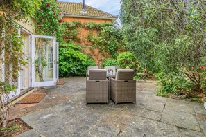 Terrace/patio - 3 Bed in Aldeburgh (oc-spcot) (Aldeburgh)