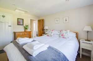Iron/ironing board, travel cot, free WiFi, bed sheets - 1 Bed in Debach (oc-lasn) (Debach)