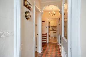 Interior - 4 Bed in Whitby (oc-w414) (Whitby)