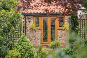 Exterior detail - 1 Bed in Redcar (oc-cl003) (Redcar)