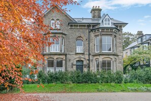 Exterior - 2 Bed in Buxton (oc-c33946) (Buxton)