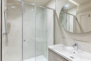 Towels - 2 Bed in Buxton (oc-c33946) (Buxton)