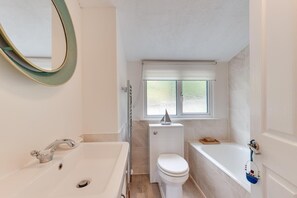Hair dryer, towels - 3 Bed in Beer (oc-jb9wes) (Beer)