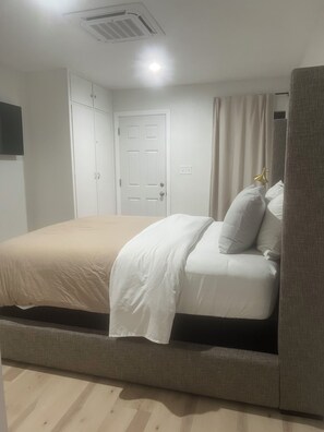 واي فاي مجانًا وملاءات أسرّة