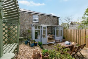 Outdoor dining - 1 Bed in Penzance (oc-carthe) (Newbridge)