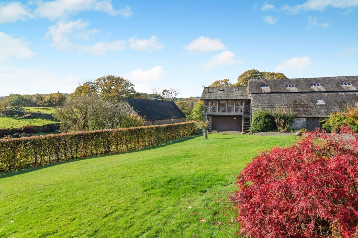 المنشأة من الخارج