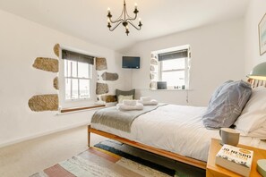 3 bedrooms, travel cot, free WiFi, bed sheets - 3 Bed in Penzance (oc-songpz) (Penzance)