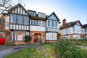 Exterior - 5 Bed in Canterbury (oc-ct043) (Canterbury)