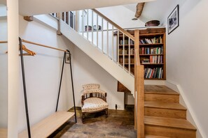 Interior - 4 Bed in Staveley (oc-s33928) (Staveley)