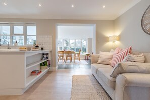TV, fireplace - 3 Bed in Docking (oc-b33518) (Docking)