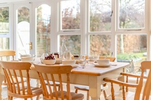 Dining - 3 Bed in Docking (oc-b33518) (Docking)